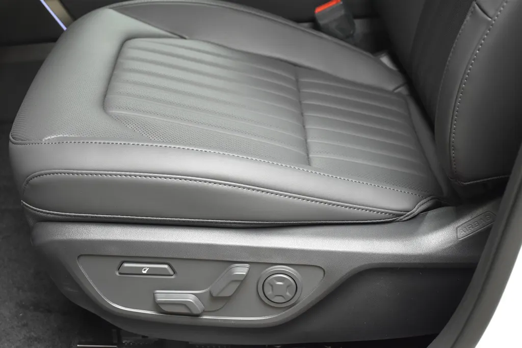 Kia Seltos Kia Seltos X-Line Demo Edition 1.6 T-GDi DCT7 180PK Direct leverbaar!