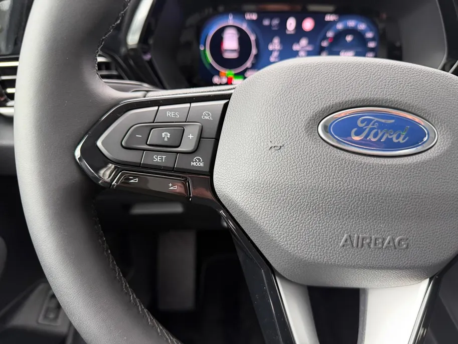 Ford Transit Connect Ford Tourneo Connect PHEV L2 Titanium 7p. | Uit Voorraad Leverbaar | Geel Kenteken | Automaat | Trekhaak | AGR Gecertificeerde Voorstoelen | Achteruitrijcamera | Winter Pakket | Adaptieve Cruise Control
