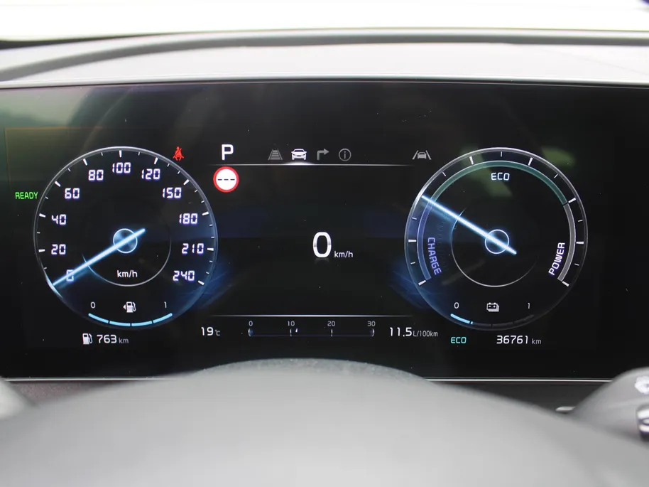 Kia Sportage 1.6 T-GDi Hybrid GT-Line | Stuur-/stoelverwarming | Elek. stoelverstelling + achterklep | Schuifdak | 18" LM | Cruise adapt. | Camera |