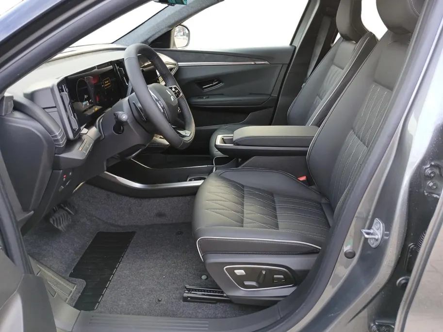 Mitsubishi Eclipse Cross Instyle 87 kWh DIRECT LEVERBAAR | HIJ IS BINNEN IN DENHAAG !!