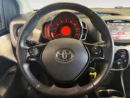 Toyota Aygo 1.0 VVT-i x-play *Telefoon*Camera*Airco*Cruise*Mooie Auto!