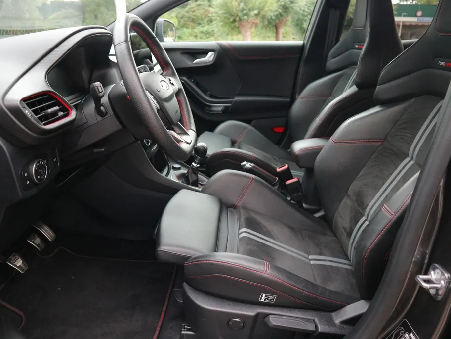 Ford Puma 1.5 EcoBoost ST-X 200pk | Driver Assistance Pack | NAV | Camera | Winter Pack