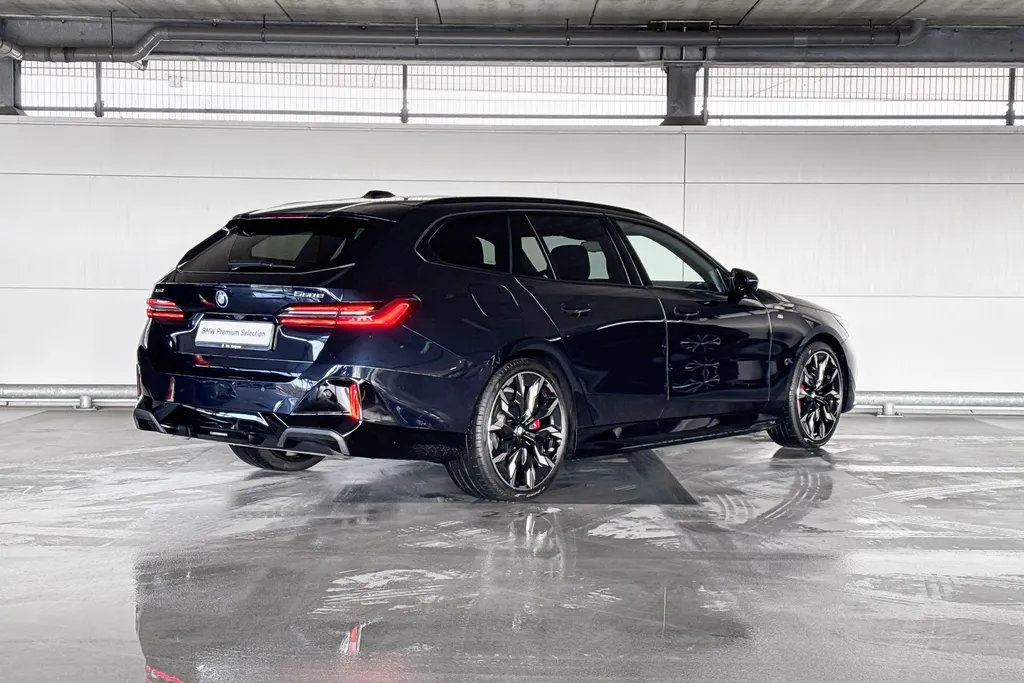 BMW 5 Serie Touring 550e xDrive