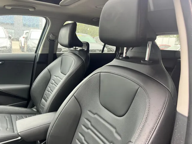Kia Niro 1.6 GDi Hybrid DynamicPlusLine AUTOMAAT | HYBRIDE | SCHUIF- KANTELDAK | A.CAMERA | APPLE CARPLAY/ANDROID AUTO | NED. AUTO | 1e EIGENAAR |
