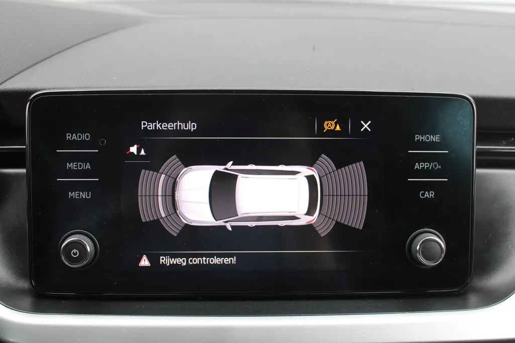 Škoda Kamiq 1.5 TSI ACT Sport Business | Automaat | Android Auto | Apple Carplay | PDC | Cruise | 16' LM |