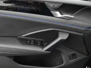 Volkswagen Tiguan 1.5 eHybrid 272pk DSG R-Line Edition · Panoramadak · Inklap. Trekhaak · 360 Camera · Leder Varenna · Matrix LED · Head-Up Display · Harman Kardon Sound · Garantie t/m 16-09-2030 of 100.000km