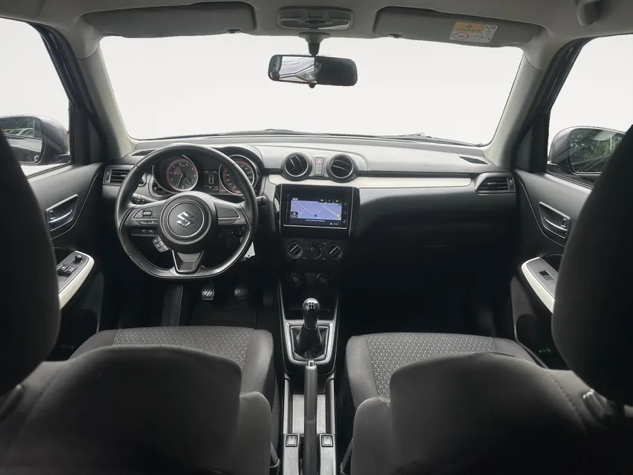 Suzuki Swift 1.2 Select Smart Hybrid | SPORT UITLAAT | SIDE SKIRTS | SPOILER | 17' VELG |