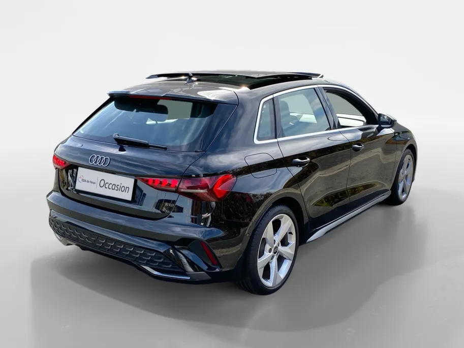 Audi A3 Sportback 35 TFSi mild-Hybrid S-Tronic aut. S Edition S Line Sportstoelen | Pano dak | SONOS Sound | Camera | Stoelverwarming | CarPlay | Cruise Control adapt. | Etc.