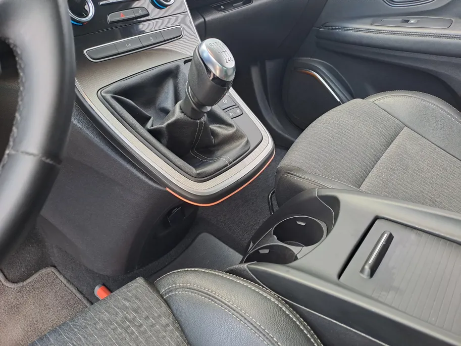 Renault Grand Scénic 1.3 TCe Techno 7 Persoons | Navigatie | Camera | Apple Carplay/Android Auto | Cruise | Sensoren | 7 - ZITTER | 7 - PERSONEN