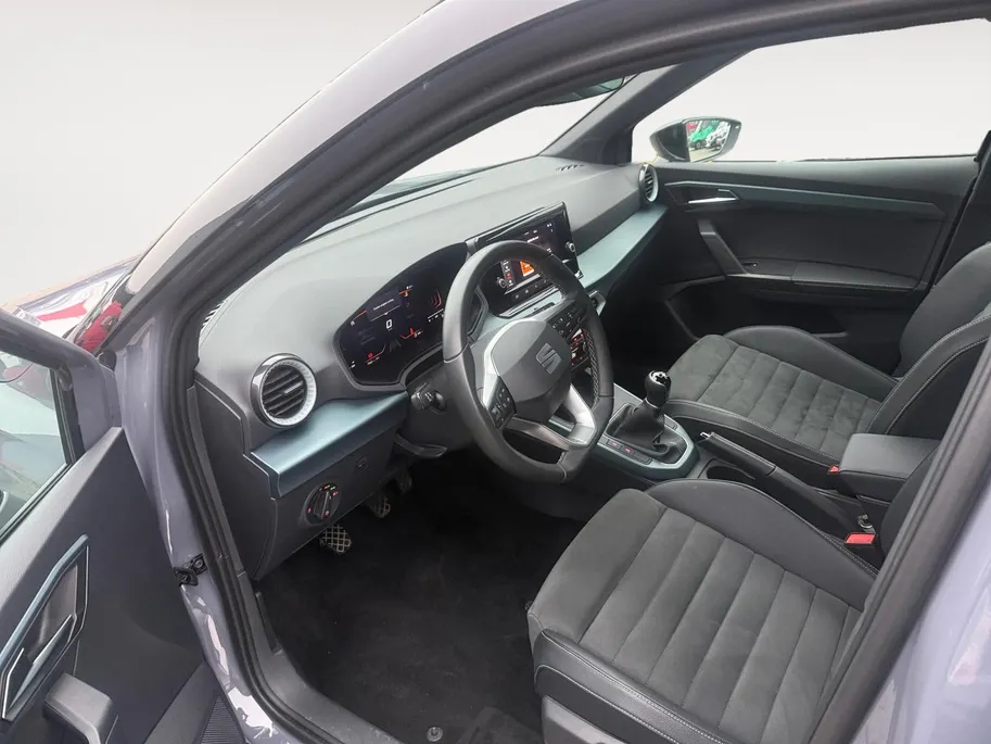 SEAT Arona 1.0 EcoTSI Style Business Connect | Camera | Apple Carplay/Android Auto | Cruise Control | Keyless | Climate Control |