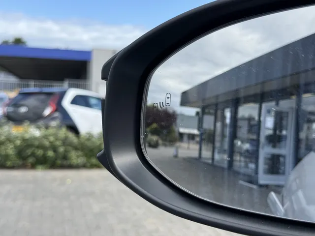 Toyota C-HR 2.0 PHEV 220 Dynamic Bi-Tone | All Seasons