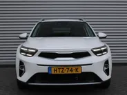 Kia Stonic 1.0 T-GDi MHEV DynamicPlusLine | Stuur-/stoelverwarming | Camera | Cruise | Clima | LED | Navi | 16' LM | Keyless |