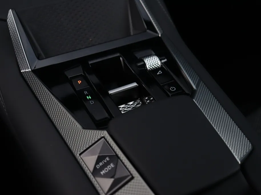 DS N°4 Automobiles E-Tense 157 KW Pallas