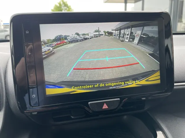 Toyota Yaris Cross 1.5 Hybrid Dynamic | Parkeersensoren V+A | Stuur en Stoelverwarm