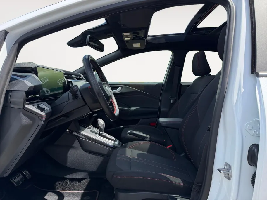 Ford Puma 1.0 EcoBoost Hybrid ST-Line | Automaat | Pano dak | Winter pack | Adapt. Cruise control | BLIS | Afneembare trekhaak | Draadloos opladen mobiel | Elektr. Achterklep | Parkeersensoren voor en achter | Achteruitrijcamera | Fabrieksgarantie |