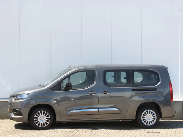 Toyota ProAce CITY 1.2 Turbo Dynamic Long 7p. | Navi | Carplay / Android Auto | Airco | Cruise