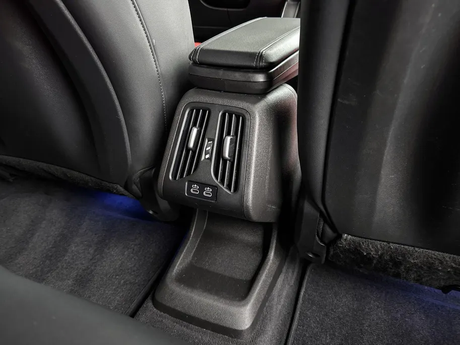 BMW iX1 xDrive30 67 kWh
