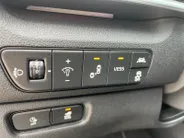 Kia e-Niro ExecutiveLine 64 kWh | Lederen bekleding | Elektrische stoelverstelling | JBL Audio systeem | Stoelventilatie