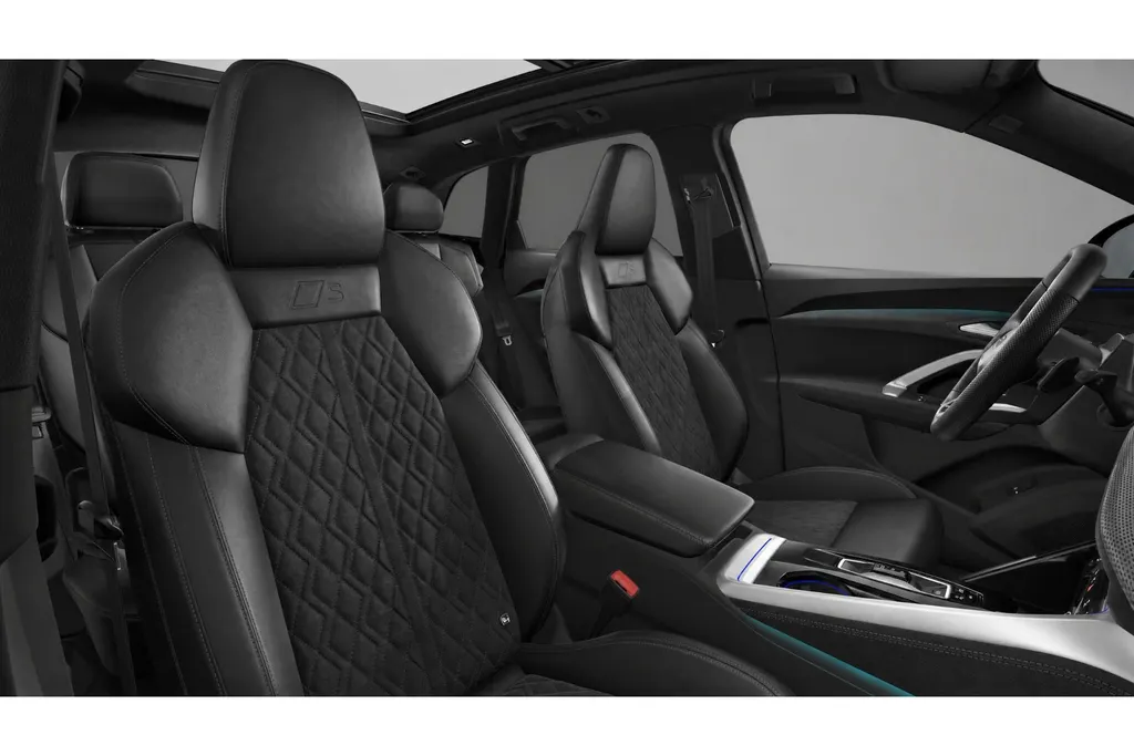 Audi Q5 2.0 TFSI e-hybrid quattro S edition 299 PK · Glazen panoramadak · Tech plus · Exterieurpakket zwart