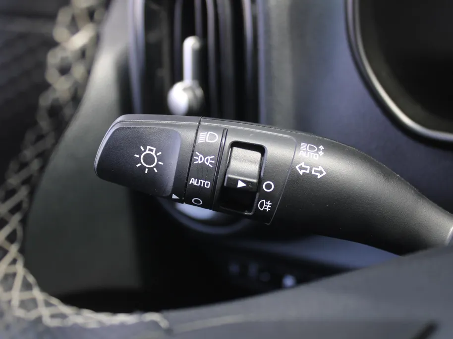 Kia Picanto 1.0 DPI GT-Line | Stuur-/stoelverwarming | Schuifdak | Camera | Dodehoek detectie | Telefoonlader | Clima | Navi | 16' LM | LED | Cruise |