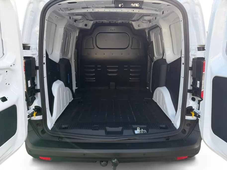 Ford E-Transit Courier Trend 44 kWh | NL auto | Navigatie | Apple carplay & android auto | Adapt. cruise control | BLIS | Parkeersensor achter | Achteruitrijcamera | Trekhaak |
