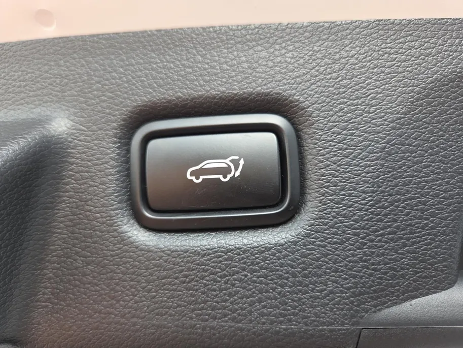 Kia XCeed 1.6i PHEV ExecutiveLine 1e Eigenaar | Dealer Onderhouden | Meest luxe uitvoering | Fabrieksgarantie | Stoelverwarming en Ventilatie | Carplay & Android | Camera | Dodehoek Detectie | Leder | Cruise Control Adaptief | Panorama Dak |