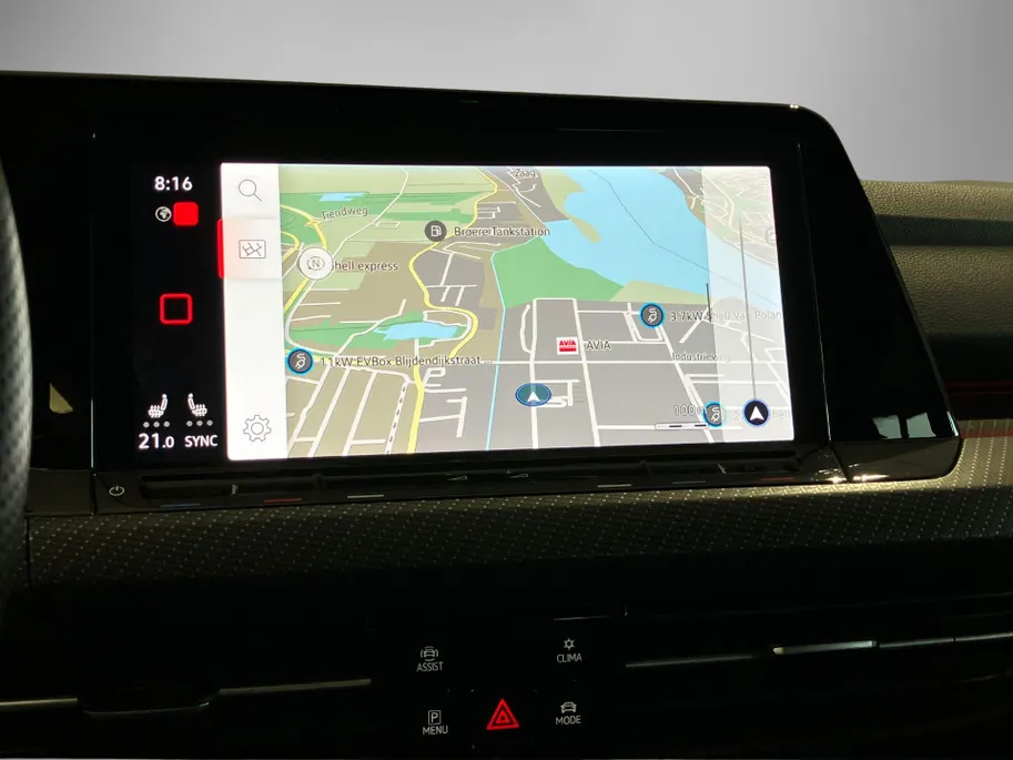 Volkswagen Golf 1.5eTSI/150PK DSG R-Line · Navigatie · Camera + Parkeersensoren · Apple/Android Car Play · 18'' Velgen ·