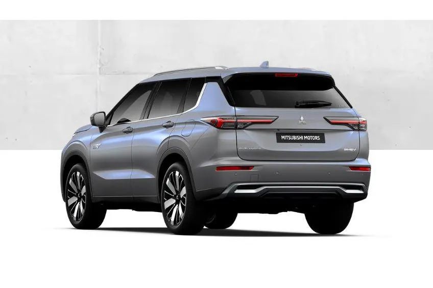 Mitsubishi Outlander 2.4 PHEV Instyle € 5.000 euro korting eigen voorraad| 8 jaar garantie| Snel leverbaar | Totaalprijs op is op. MY26