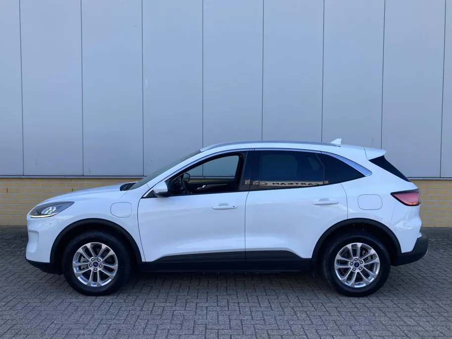 Ford Kuga 2.5 PHEV 225 pk Titanium Navigatie-Draadloos opladen-achteruitrijcamera-parkeersensoren