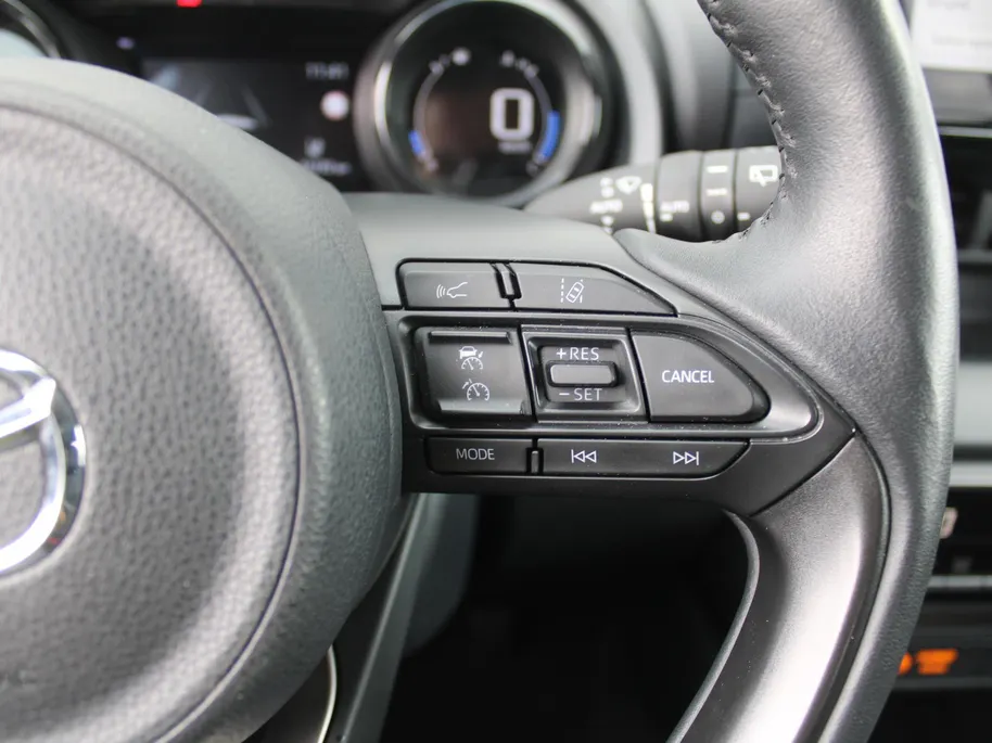 Mazda 2 Hybrid 1.5 Select | 16" LM | Stoel- & stuurverwarming | HUD | Camera | Dodehoek sensor | Clima | Apple Carplay/Android Auto |
