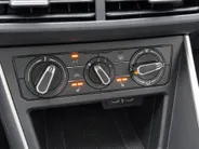 Volkswagen Polo 1.0 TSI 95pk Life Business · Camera · Keyless · Apple/Android Car Play · P-Sensoren · Stoelverwarming · 15'' Inch · Garantie t/m 30-09-2028 of 100.000km