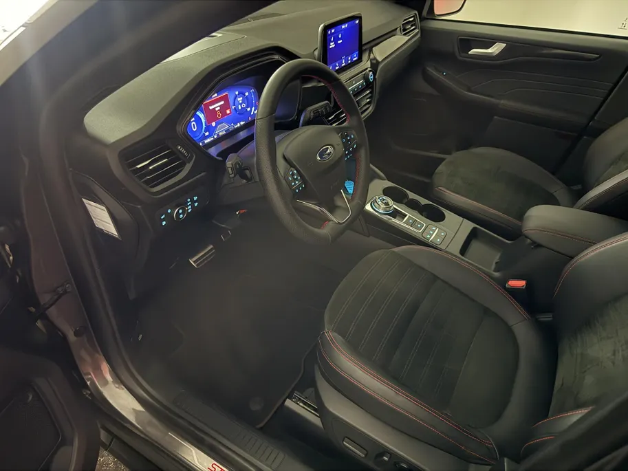 Ford Kuga 2.5 PHEV ST-Line X | Winterpack | Full LED | Adaptieve Cruise Control | Automatisch inparkeren |
