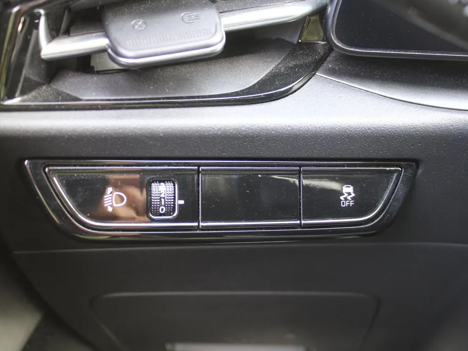 Kia Niro EV DynamicLine 64.8 kWh | Clima | Camera | Cruise adapt. | Carplay | Navi | 17' LM |
