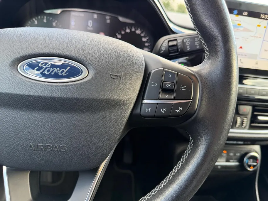 Ford Fiesta 1.0 EcoBoost Titanium | Dealer onderhouden | 1e eigenaar | Adapt. Cruise control | Parkeersensoren voor en achter | Achteruitrijcamera | Trekhaak | Navigatie | Apple carplay & Android auto | Voorruitverwarming | Privacy glas | Bovag garantie |