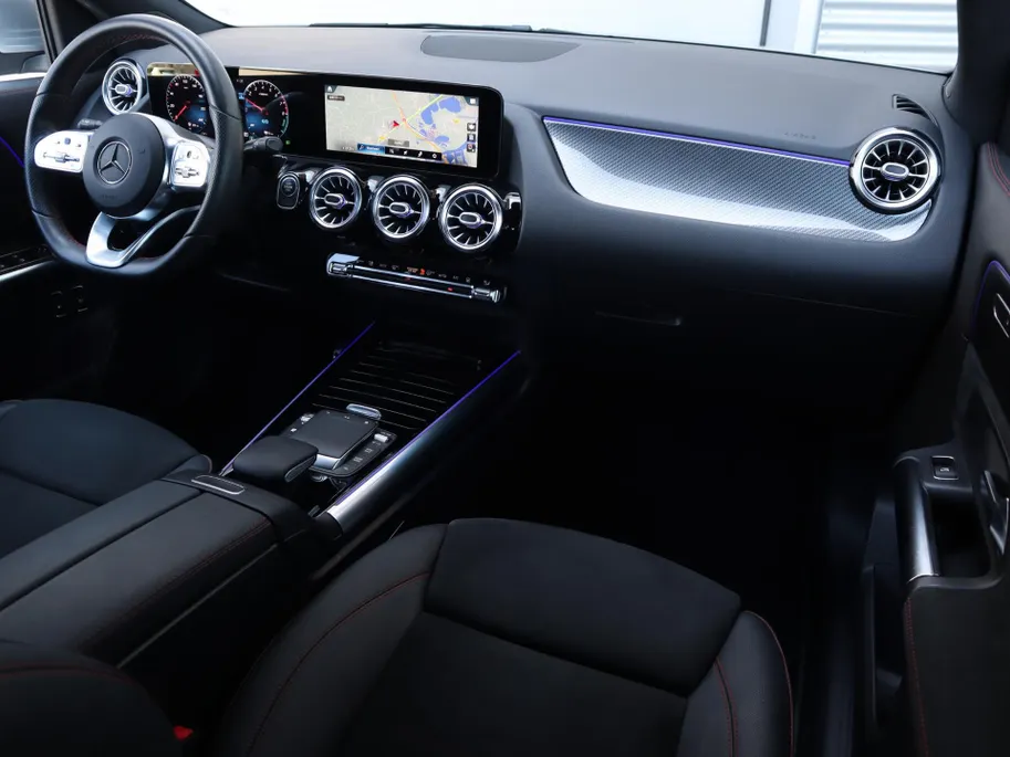 Mercedes-Benz GLA 250 e AMG Line l Stoelverwarming l Achteruitrij camera l Ambiente lichtpakket