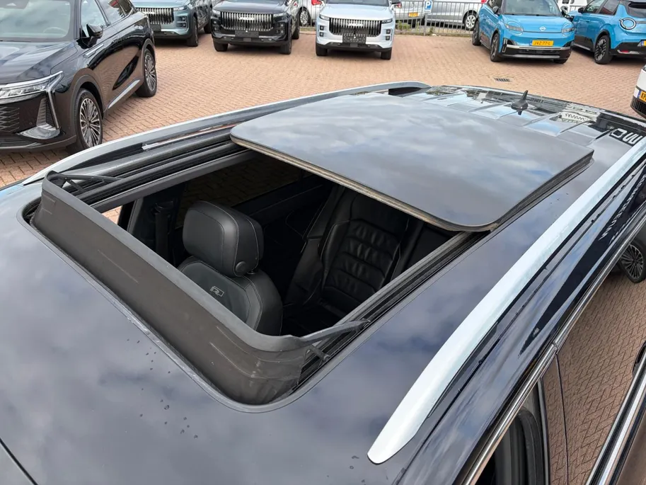 Volkswagen Tiguan Allspace 1.4 TSI Highline 7p. *Automaat*Navi*Schuif/kanteldak*Climate Control*Trekhaak*Stoelverwarming*Lederen bekleding*Parkeerhulp*Elekt. Achterklep*Vol opties!