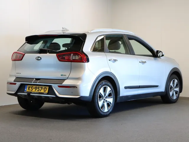 Kia Niro 1.6 GDi Hybrid First Edition