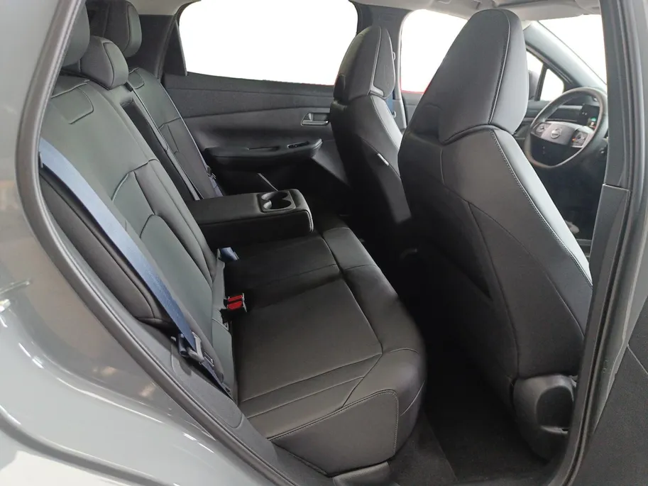 Nissan Leaf Evolve 52 kWh | WLTP 445km | Apple carplay & Android auto | 19inch LM Wielen | Climate contole | Glazen dak | V2L | Electrisch verstelbare stoelen| Bose audio | Head-up display |