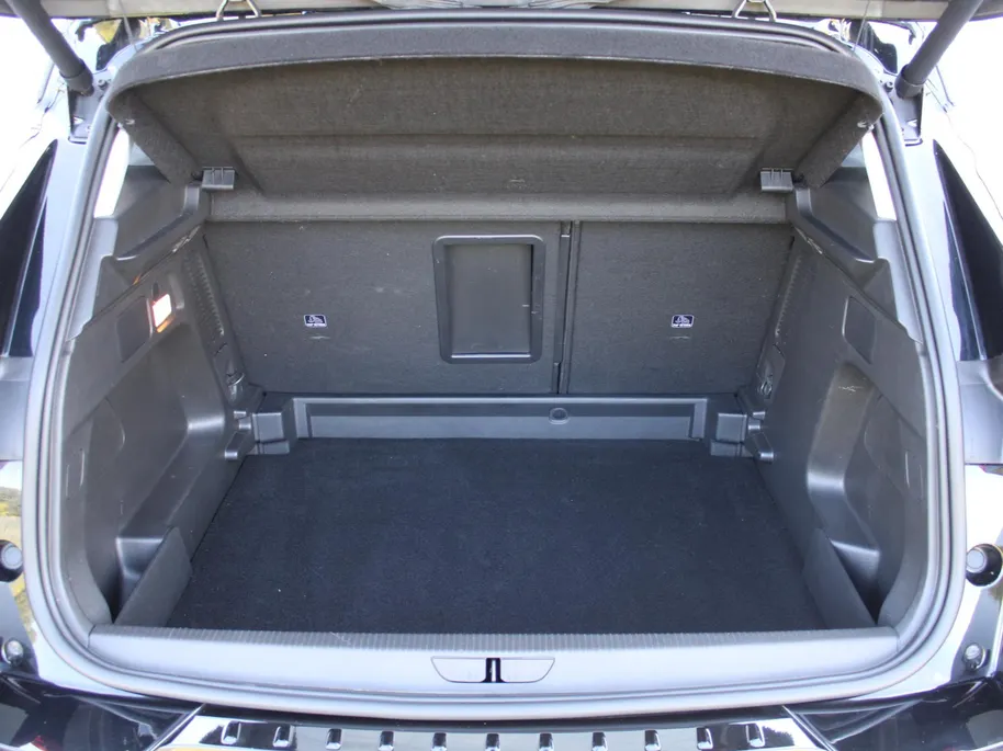 Opel Grandland 1.2 Turbo GS Line | Stuur-/ stoel-/ voorruitverwarming | Matrix LED | Elek. achterklep | 18' LM | Dodehoek detectie | Clima | Navi | Camera voor + achter |