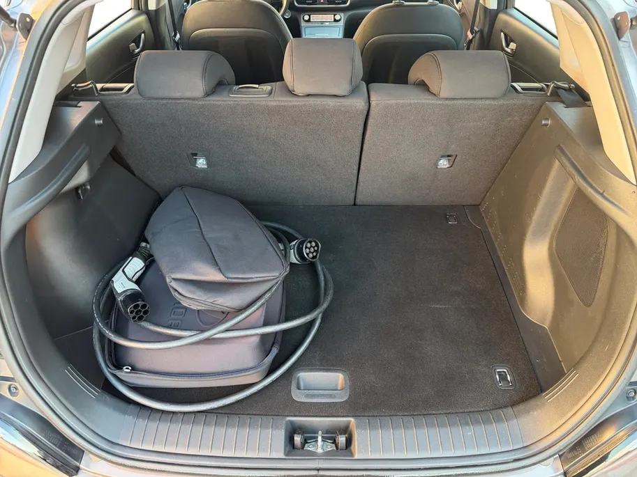 Hyundai Kona EV Comfort 64 kWh | Lichtmetalen velgen| Navigatie| Camera| Cruise Controle| Dealer onderhouden| Metalliclak