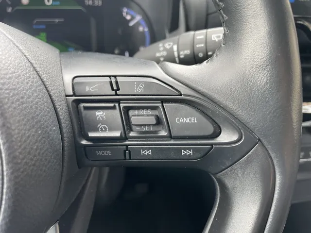 Toyota Yaris Cross 1.5 Hybrid Dynamic | Parkeersensoren V+A | Stuur en Stoelverwarm