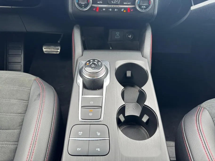 Ford Kuga 2.5 PHEV ST-Line X | Trekhaak | Navigatie | Stoel + Stuurverwarming | Keyless entry | Adaptive cruise control