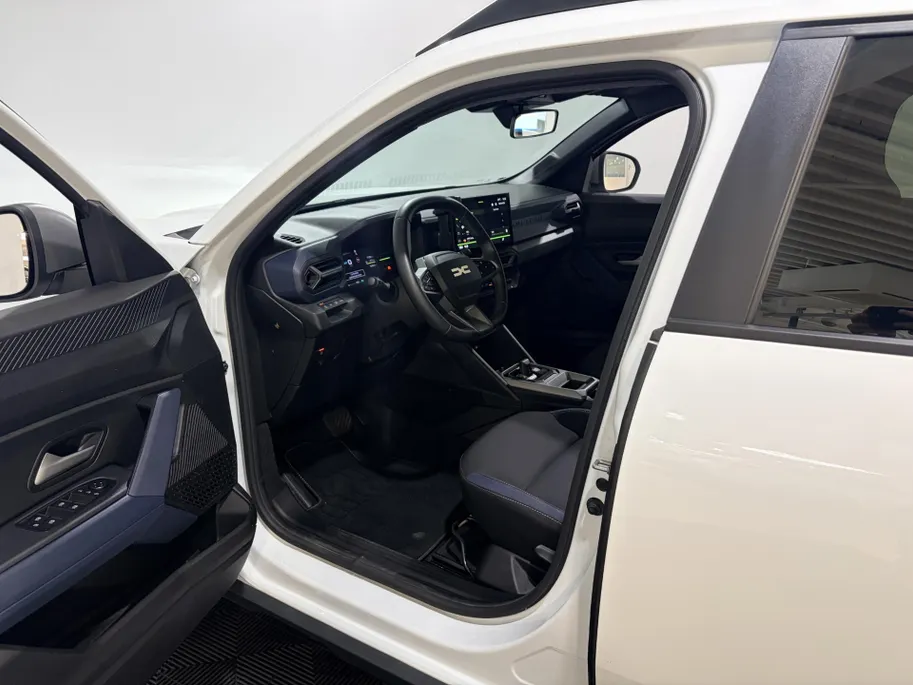 Dacia Duster 140PK Hybrid Journey Automaat | 1ste Eigenaar | Navigatie | Apple Carplay/Android Auto | 360 Camera | Dodehoek Detectie | Parkeersensoren | Climate Control | Cruise Control | USB-C | Licht & Regen Sensor |