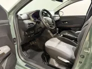Dacia Jogger 140PK Hybrid Extreme 7p. Automaat | 7 Zitplaatsen | Camera | Parkeersensoren | Apple CarPlay/Android Auto | Digital Cockpit | Cruise Control | Lichtmetalen Velgen | Licht & Regen Sensor | Full LED |