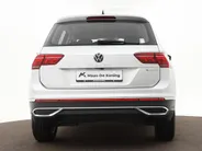 Volkswagen Tiguan 1.4 TSI 245pk DSG eHybrid Elegance · 360 Camera · Wegklapbare Trekhaak · Apple/Android Car Play · Dodehoek Detectie · 18'' Inch · Stoel & Stuurwiel verwarming ·