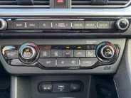 Kia Niro 1.6 GDi PHEV DynamicLine Climate control | Trekhaak | Navigatie | Camera | LM velgen | Stoel,- en stuurverwarming | Elek. best. stoel |
