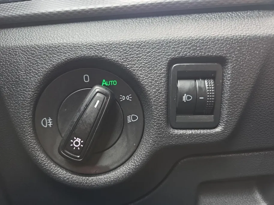 Škoda Kamiq 1.0 TSI Active | Apple/Android Auto | Parkeersensoren | Airco | Cruise Control | 12 maanden garantie! |