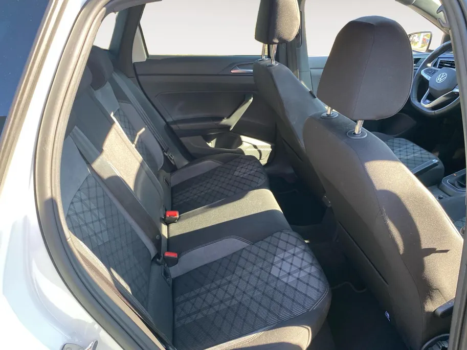 Volkswagen Polo 1.0 TSi R-Line Business Panodak | 17' Bergamo |iQ LED Lights | cruise | Virtual Cockpit | etc.