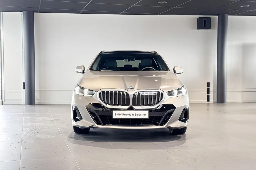 BMW 5 Serie Touring 550e xDrive