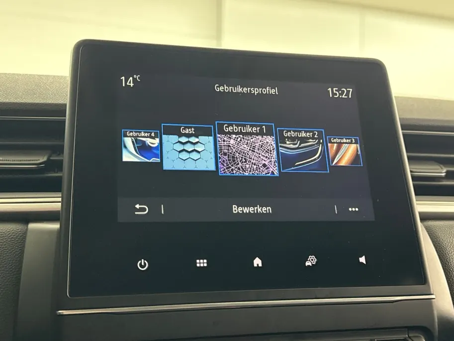 Renault Captur 1.6 E-Tech PHEV 160 Intens | Groot Scherm + Navigatie | Parkeercamera | Cruise Control